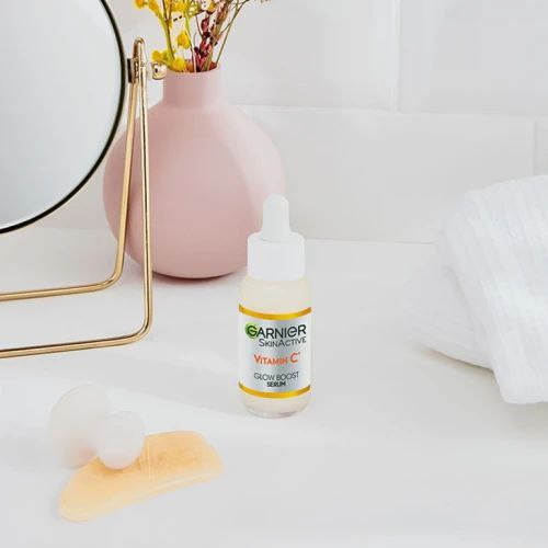 سرم گارنیر ویتامین سی C مدل Glow Boost روشن کننده و ضد لک اصل 30 میل