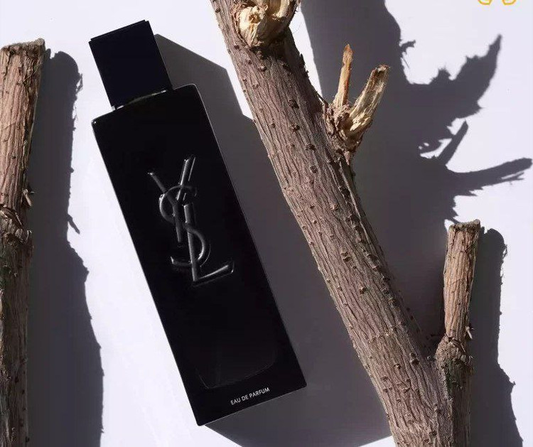 عطر ادکلن ایو سن لورن مای سلف ادو پرفیوم۱۰۰میل مناسب برای آقایان با طبع معتدل