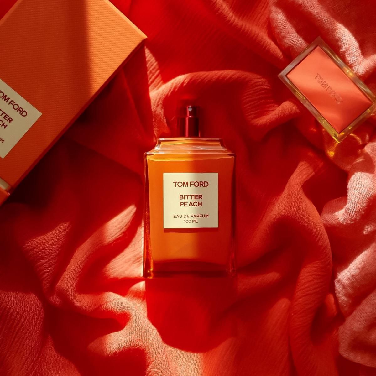 ‌عطر ادکلن تام فورد بیتر پیچ ۱۰۰میل مناسب برای بانوان و آقایان با طبع ملایم