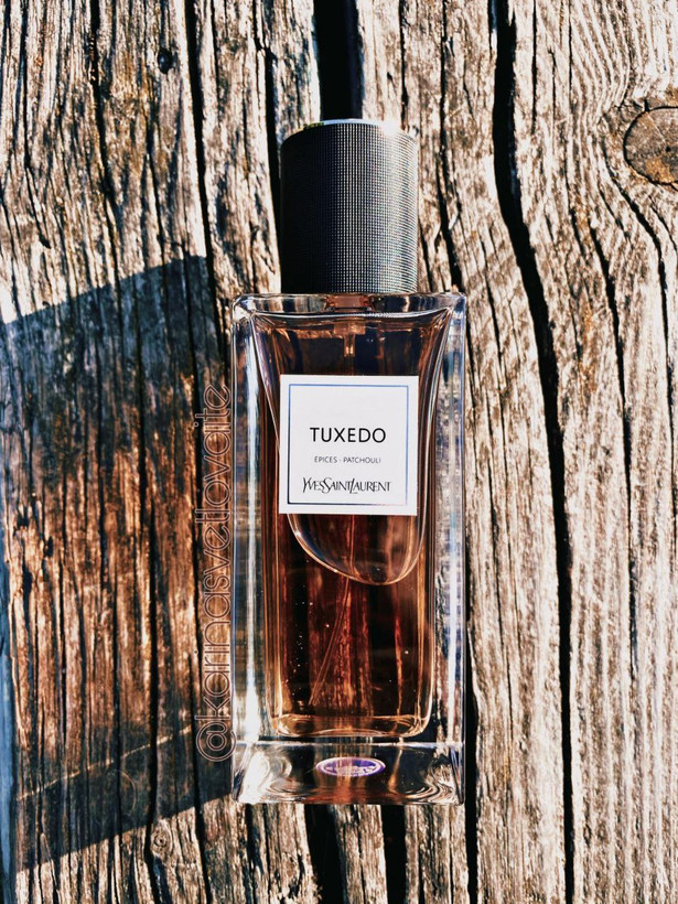 عطر ادکلن ایو سن لورن تُکسدو ۱۲۵میل مناسب برای آقایان وبانوان با طبع گرم و شیرین