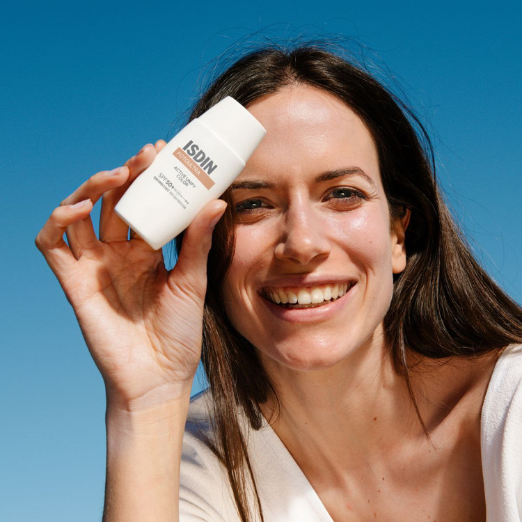 ضد آفتاب ضد لک رنگی ایزدین