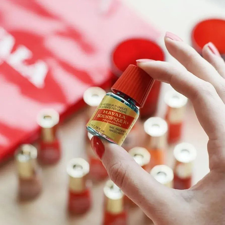 محلول سفت کننده ناخن ماوالا مدل ساینتی فیک کا مثبت